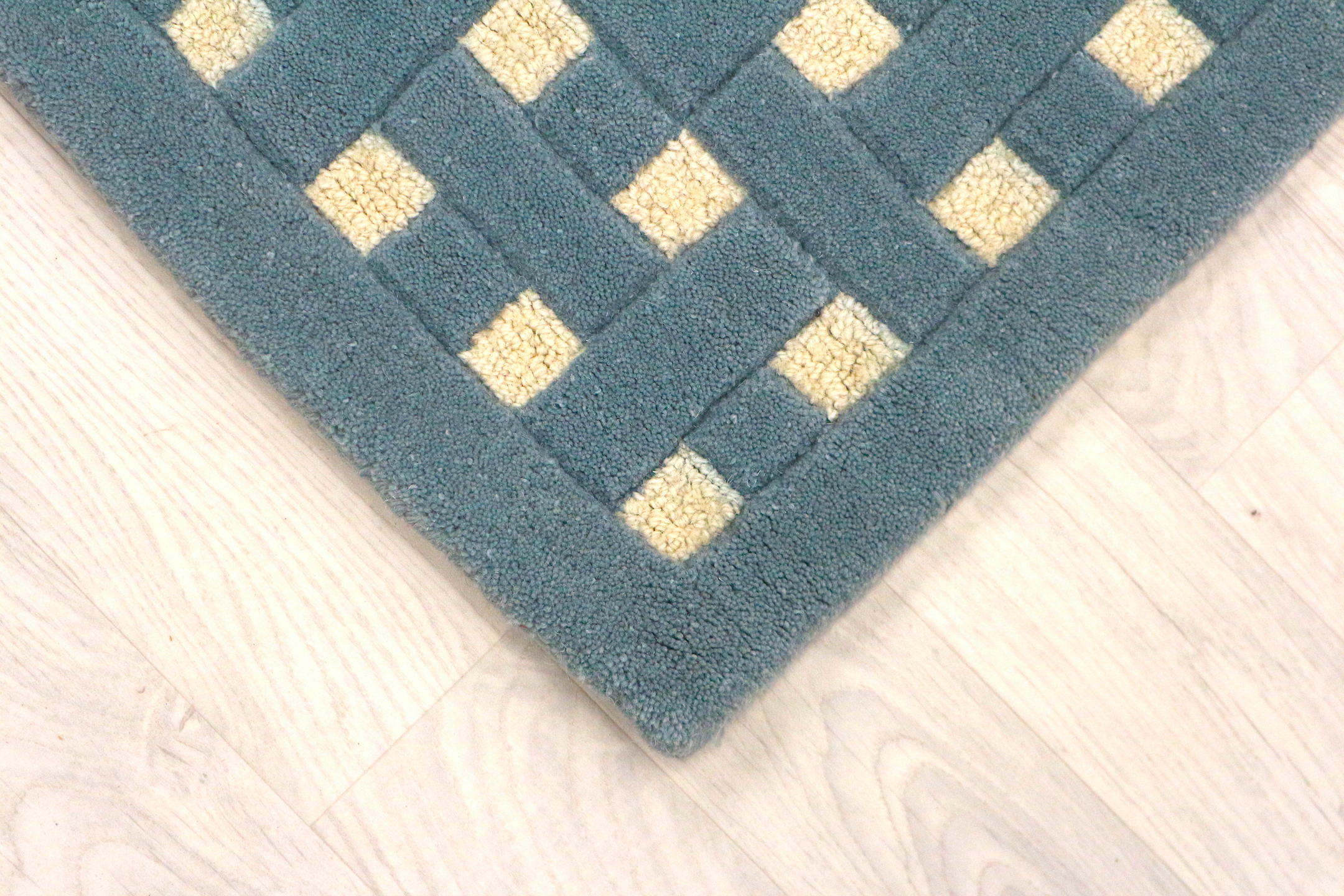 Basket Weave Design rug - 100% wool Indian rug HMP311