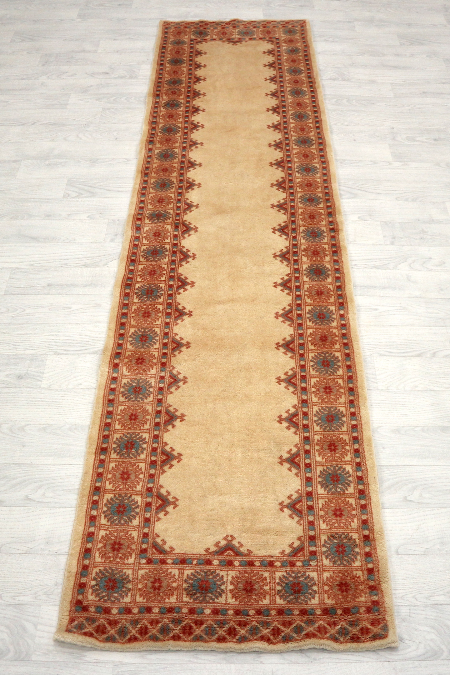Fine Pakistan Bokhara Rug - Beige - Handknotted 100% wool Bokhara rug BOF044