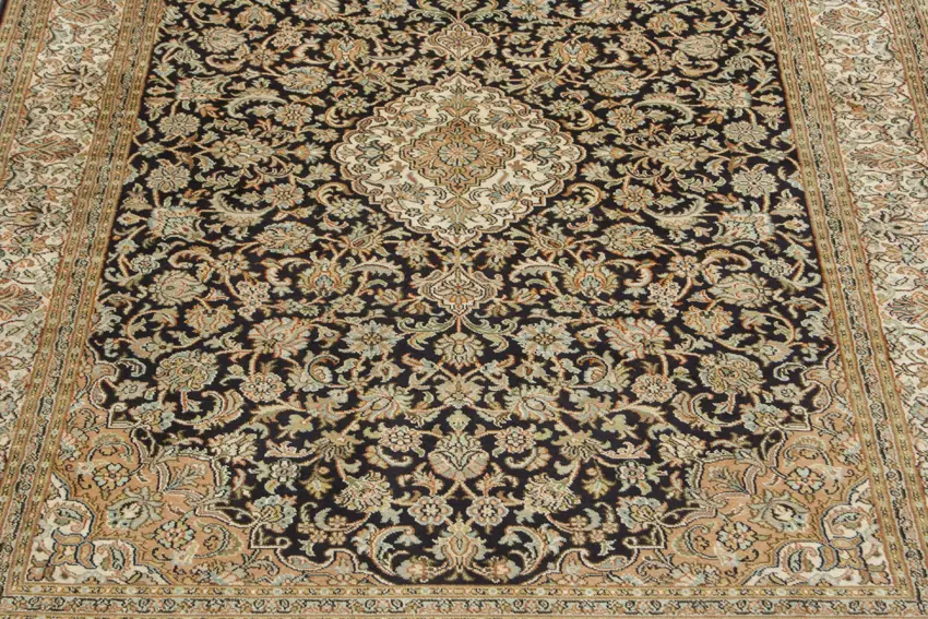 Kashmiri Silk Rug KSK018088 187x123