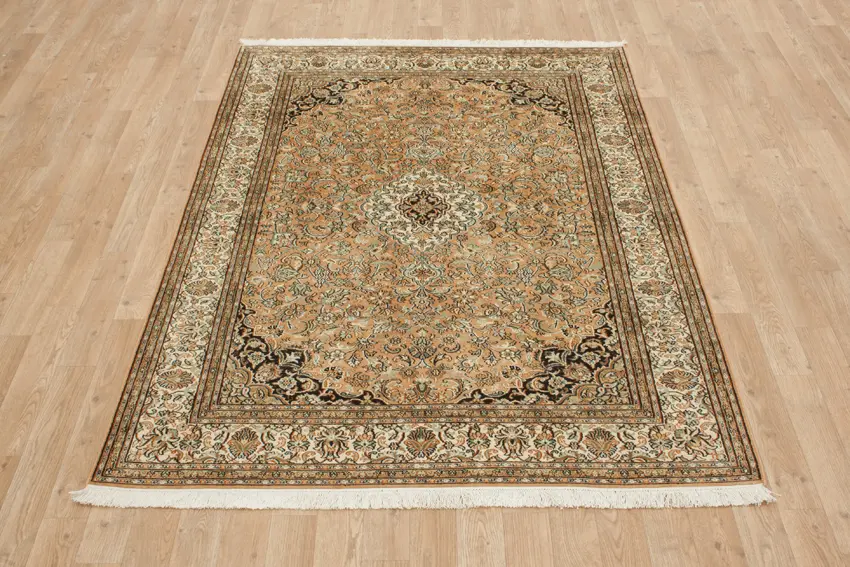 Kashmiri Silk Rug KSK018095 183x126
