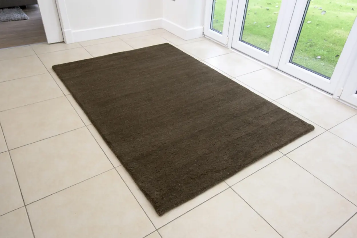Royal Delhi rug - Brown - Plain neutral coloured handknotted rug