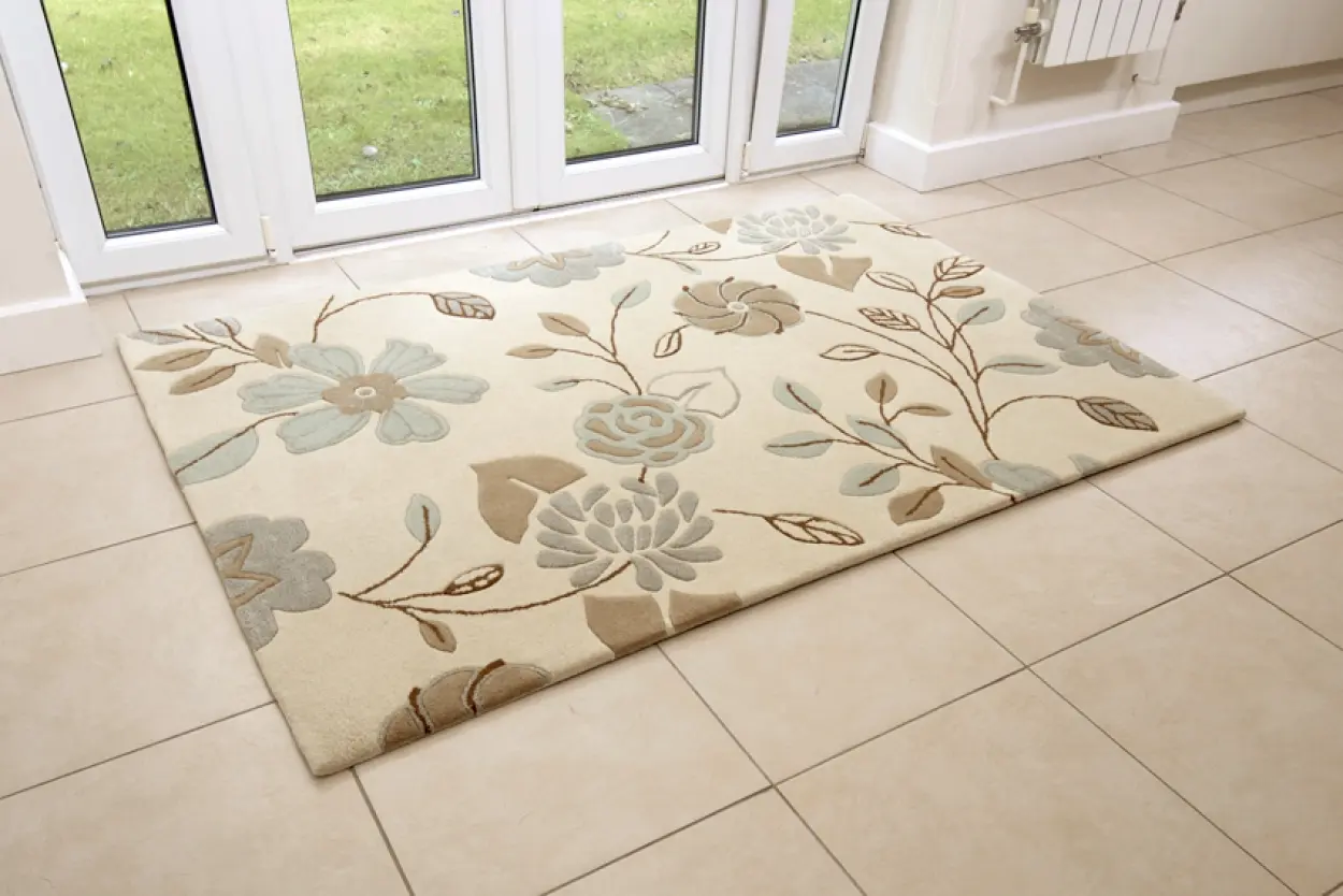 Modern Floral Rug - Muted Tonal Colours - Indian Rug with Contemporary Floral Design