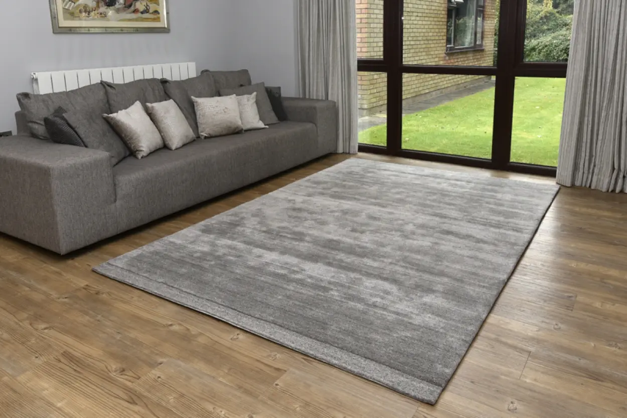 Plain Neutral Viscose Rug - Grey - Indian Rug with Luxurious Pile