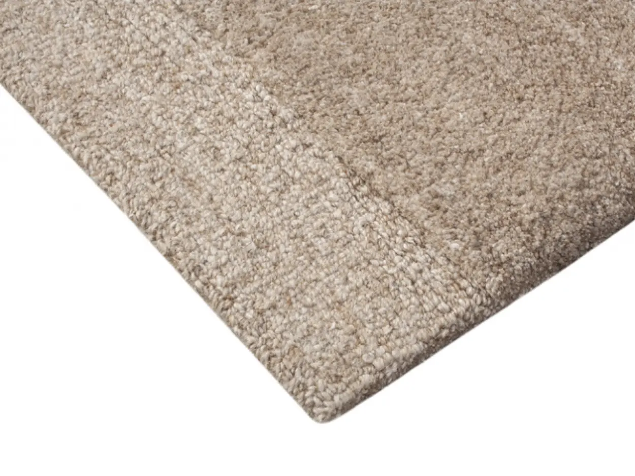 Plain Neutral Viscose Rug - Beige - Indian Rug with Luxurious Pile ECB304