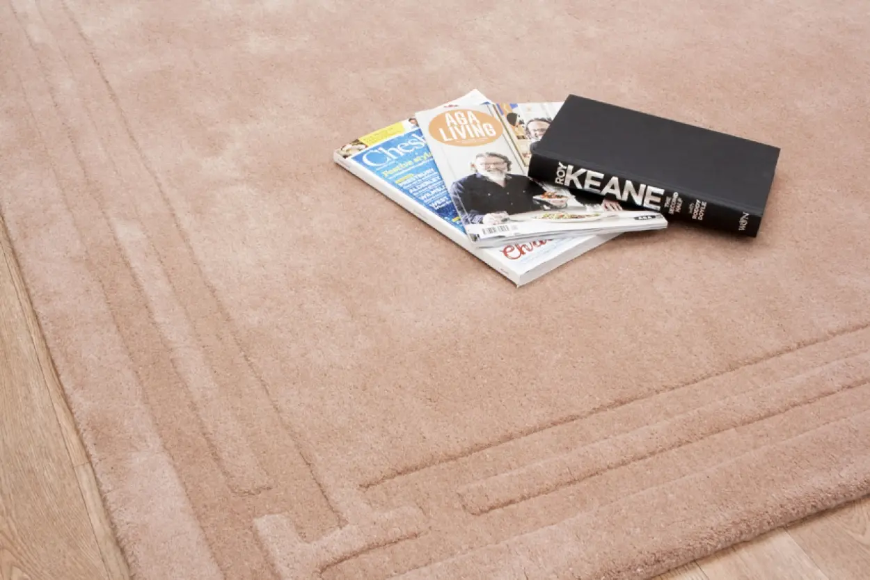 Lippa Plain Carved Rug - Peach - Plain 100% wool rug with carved desig