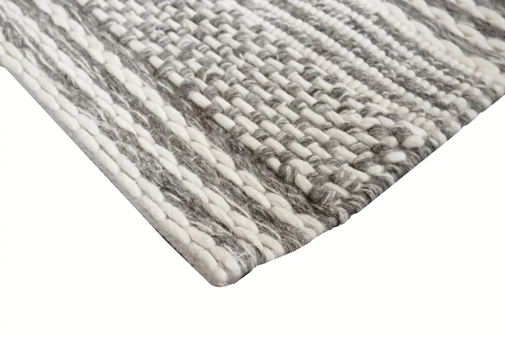 Plaited Rug - Multicoloured - Plain 100% wool rug with Plaited design ILE007