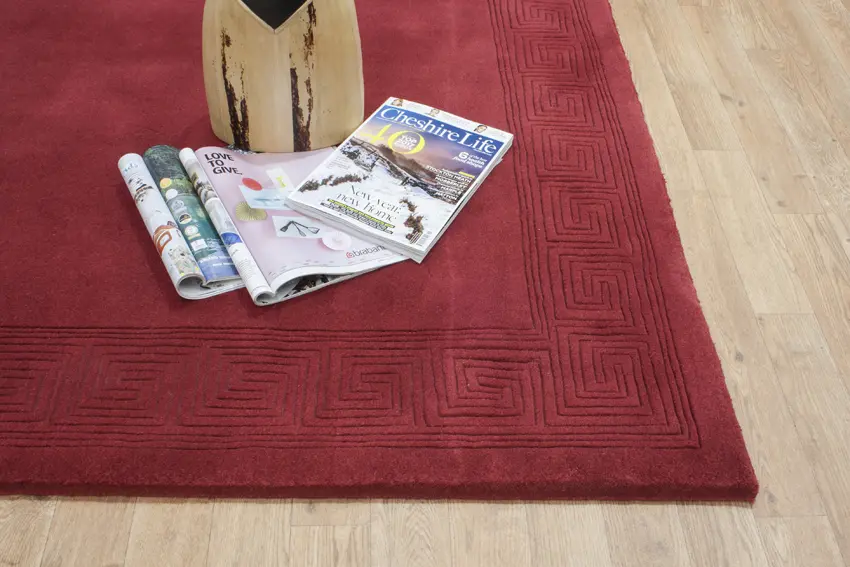 Plain carved Chinese rug - Red - Handknotted 100% wool rug with Greek Key design