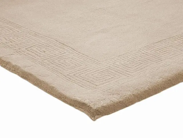 Plain carved Chinese rug - Beige - Handknotted 100% wool rug with Greek Key design SPG485