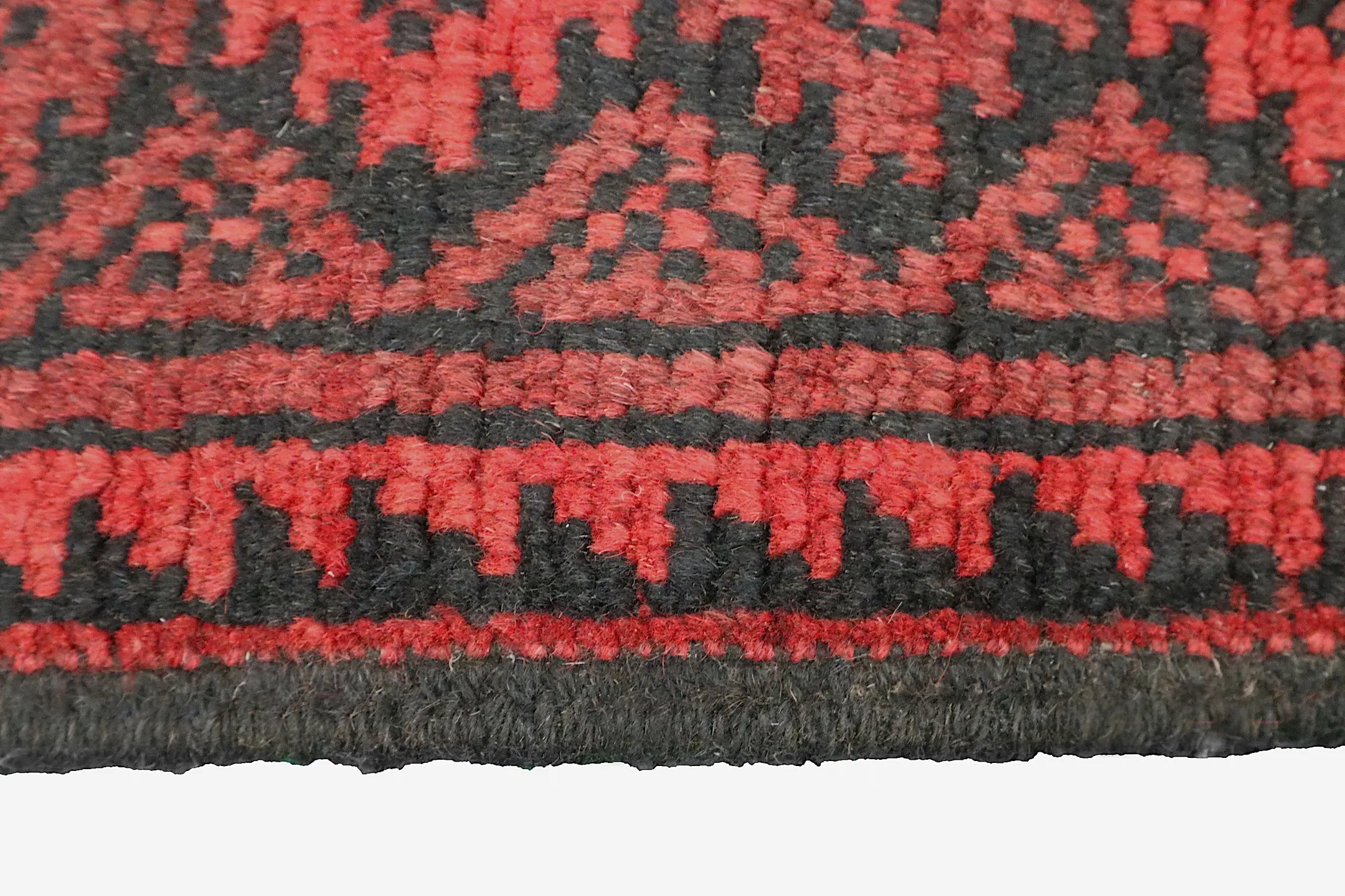 Fine Afghan Red Rug ARE036000 581x411